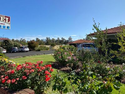 Donnybrook-Motel-400x300 Donnybrook-Motel-400x300