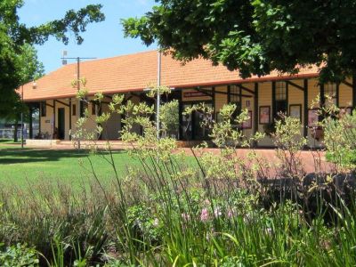 Donnybrook-Visitor-Centre-400x300 Donnybrook-Visitor-Centre-400x300